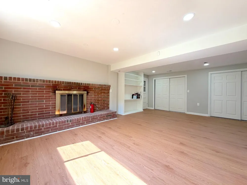 2402 JOSEPH DRIVE Clinton, MD 20735