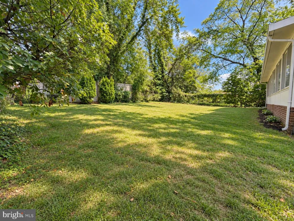 2402 JOSEPH DRIVE Clinton, MD 20735