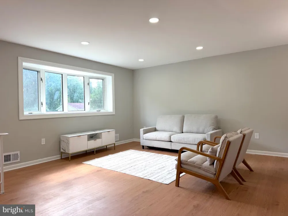 2402 JOSEPH DRIVE Clinton, MD 20735