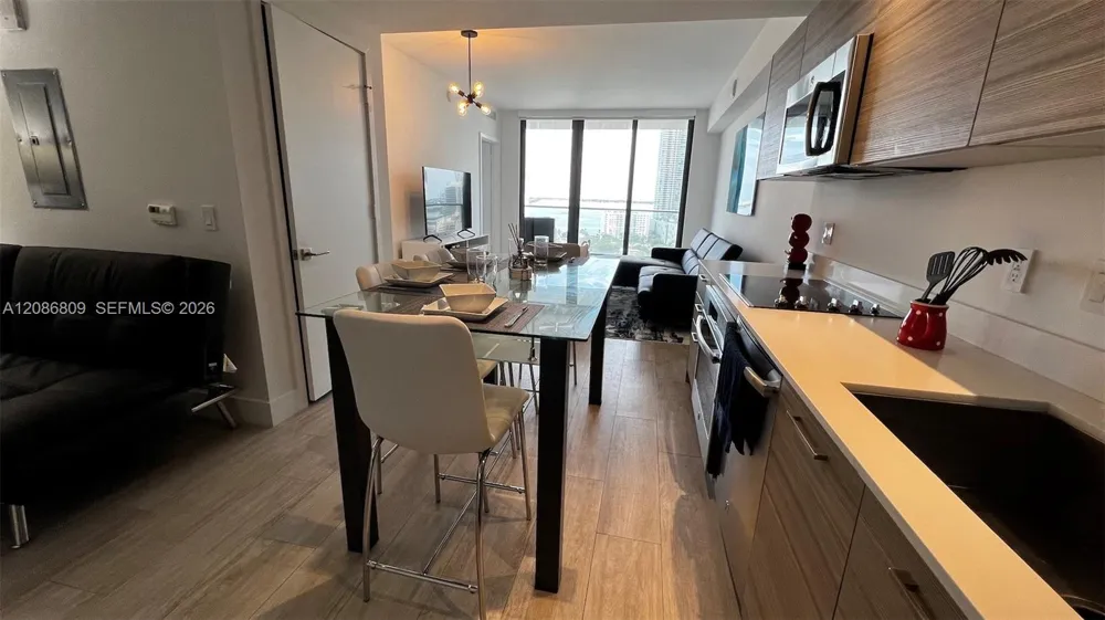121 NE 34th St #1706A Miami, FL 33137