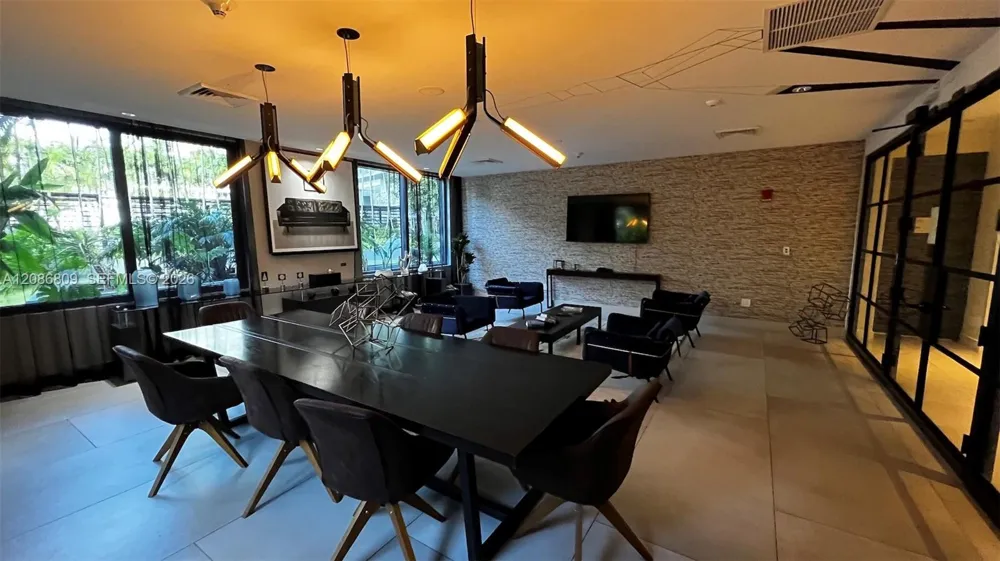 121 NE 34th St #1706A Miami, FL 33137