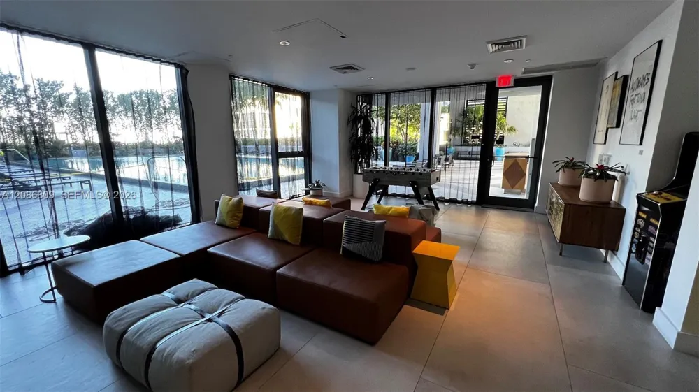 121 NE 34th St #1706A Miami, FL 33137