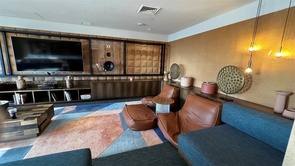 121 NE 34th St #1706A Miami, FL 33137