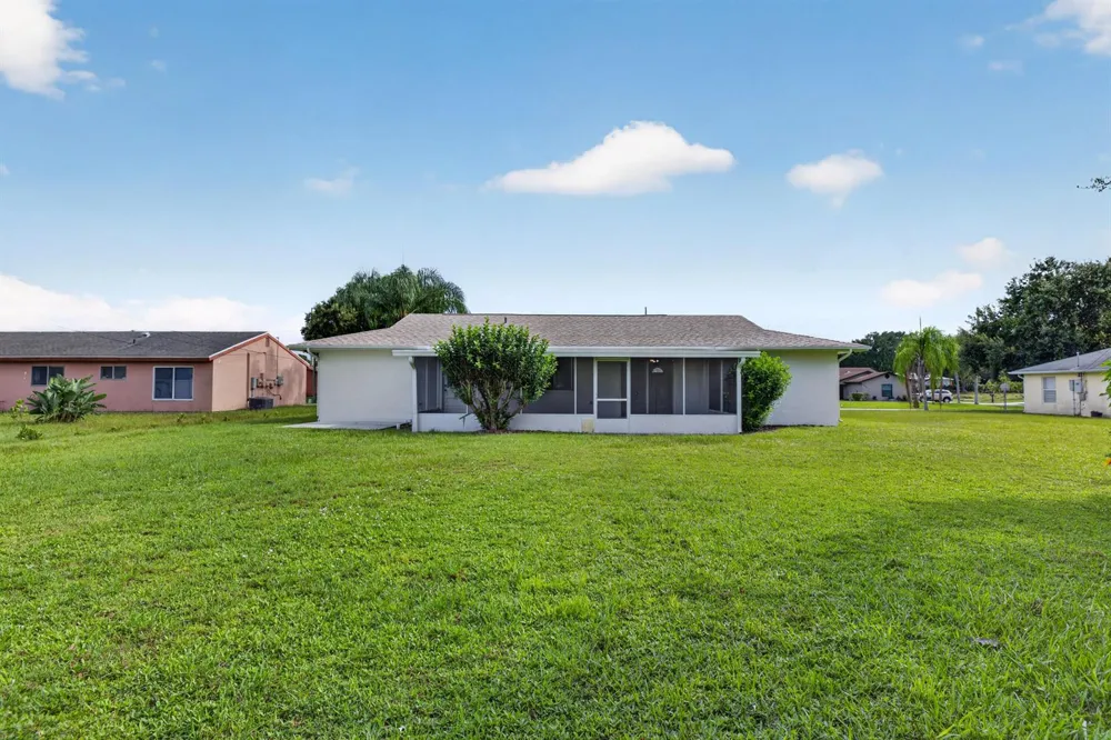 1425 SE Minorca Avenue Port St. Lucie, FL 34952