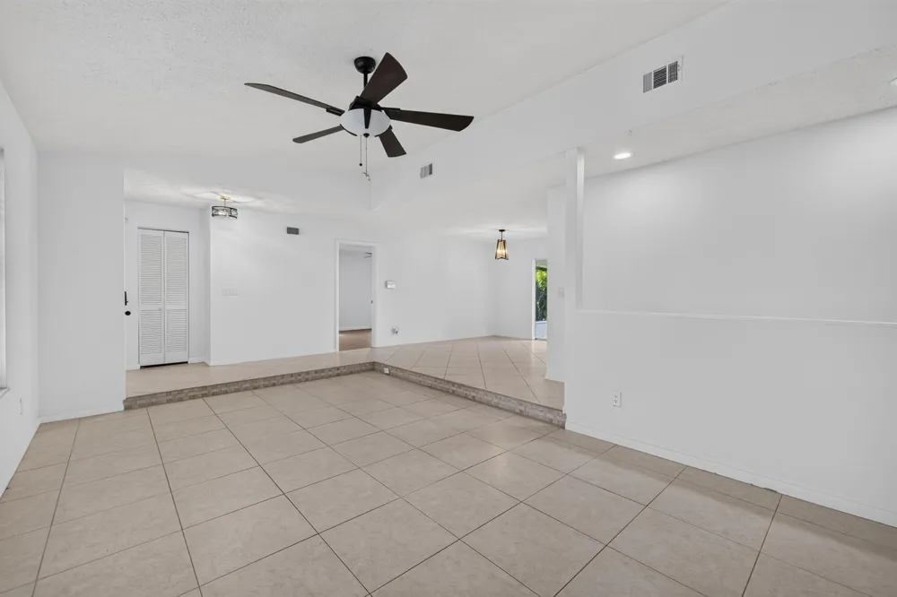 1425 SE Minorca Avenue Port St. Lucie, FL 34952