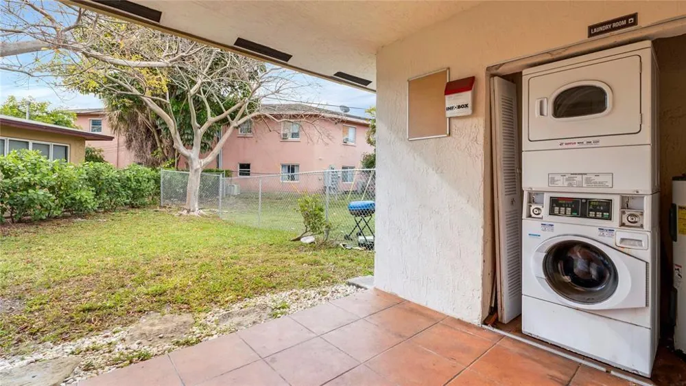 330 Avondale Drive Pompano Beach, FL 33060