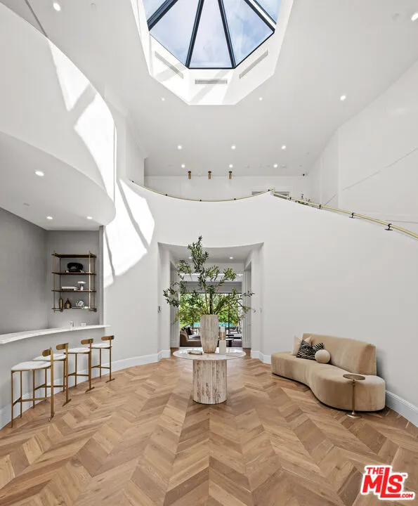 616 Alpine Drive Beverly Hills, CA 90210