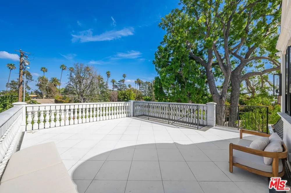 616 Alpine Drive Beverly Hills, CA 90210