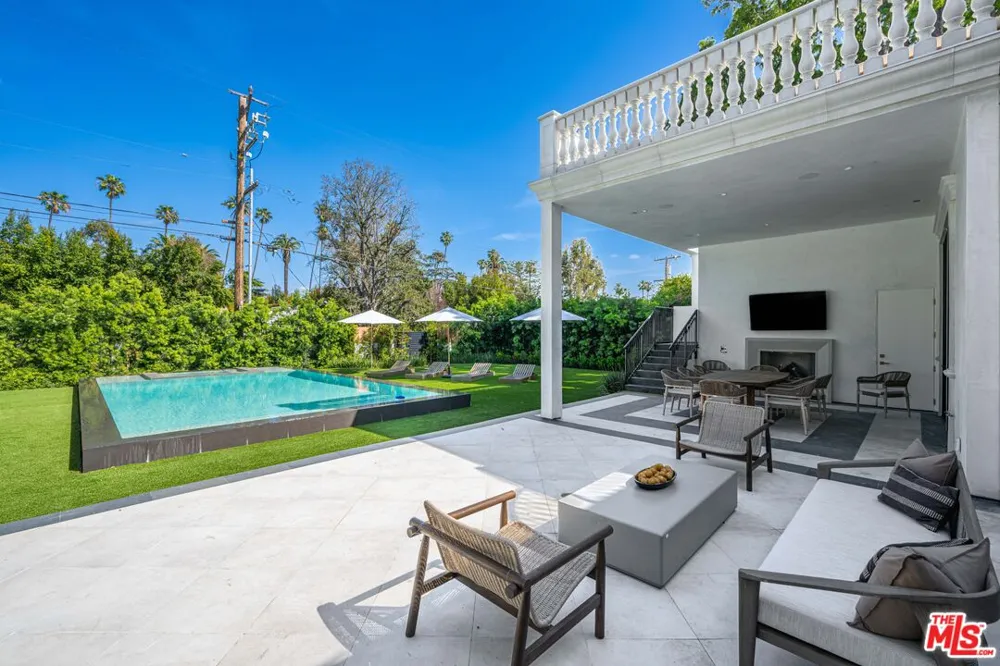 616 Alpine Drive Beverly Hills, CA 90210