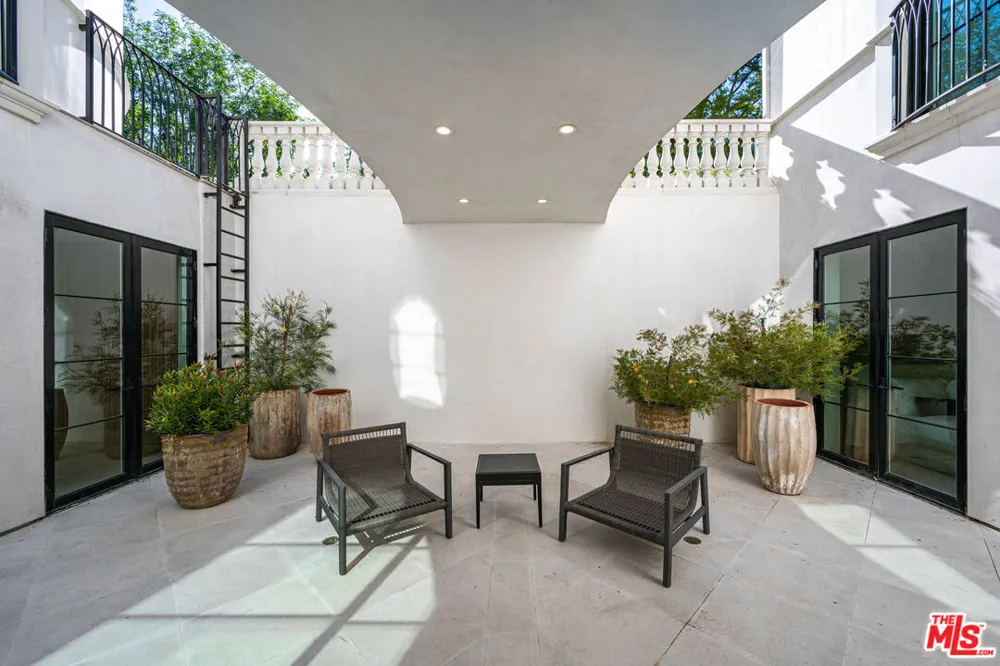 616 Alpine Drive Beverly Hills, CA 90210