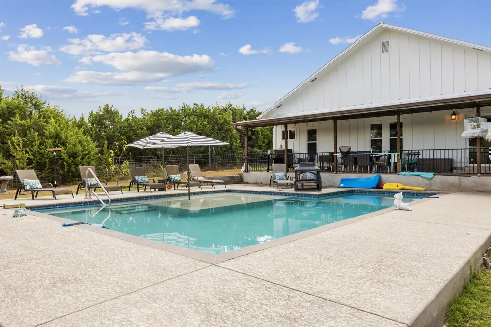 2150 County Road 282 Liberty Hill, TX 78642