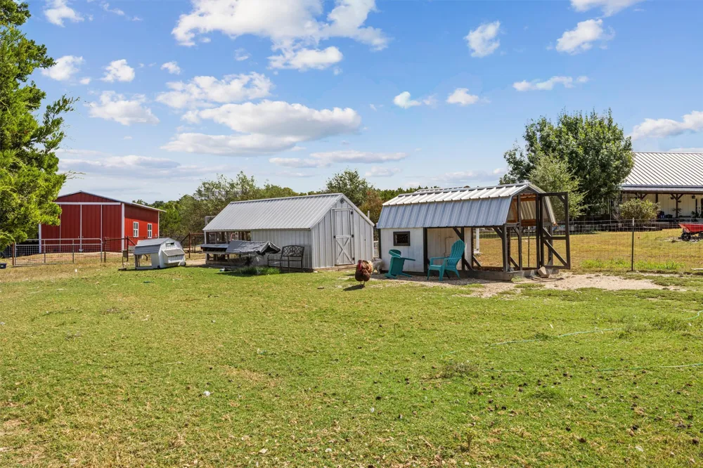 2150 County Road 282 Liberty Hill, TX 78642
