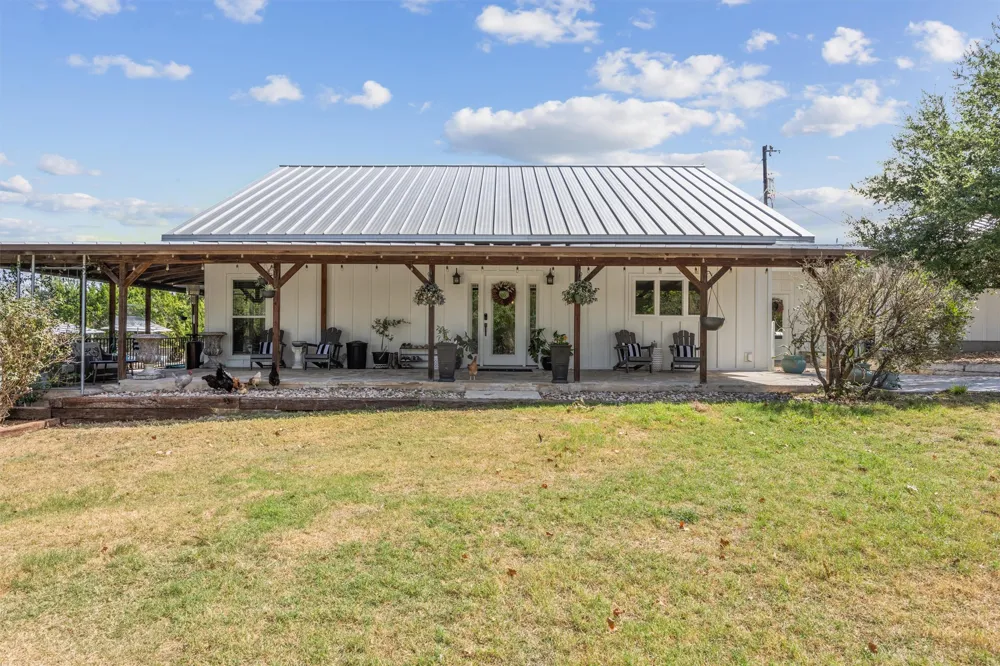 2150 County Road 282 Liberty Hill, TX 78642