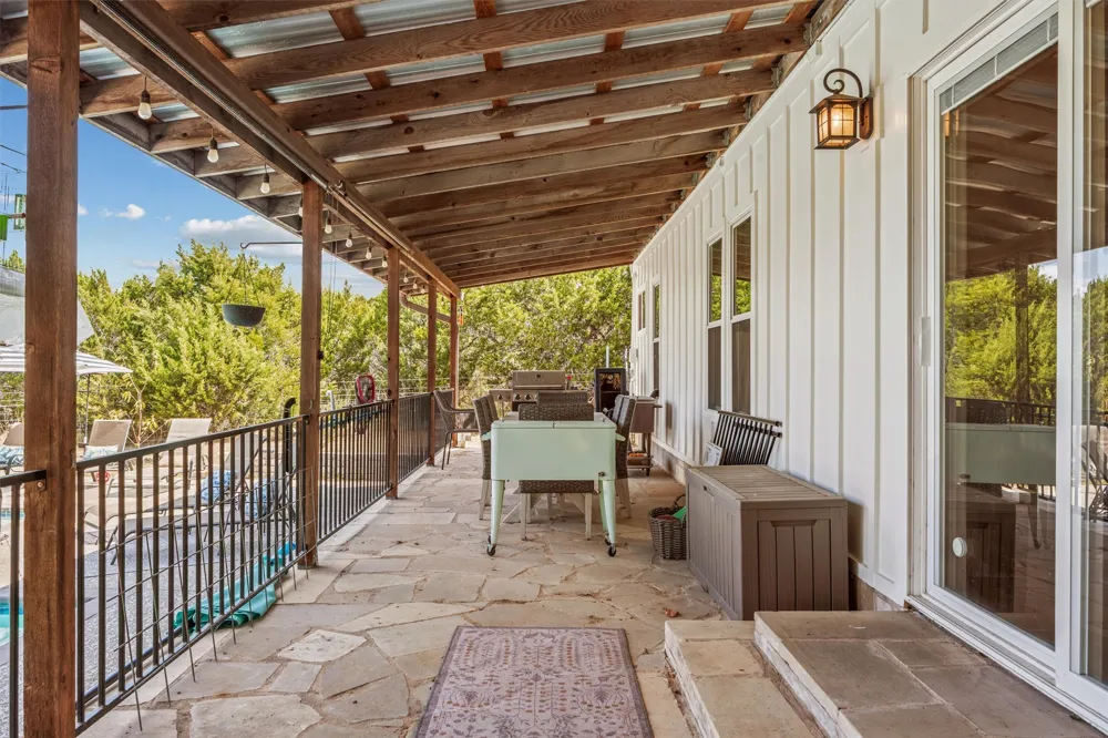 2150 County Road 282 Liberty Hill, TX 78642