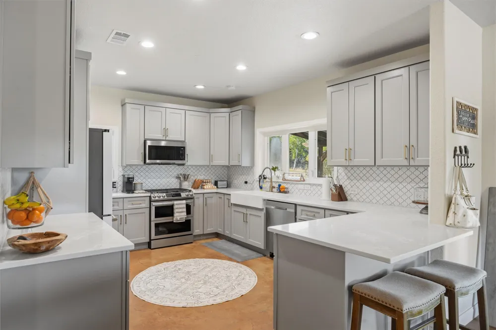 2150 County Road 282 Liberty Hill, TX 78642