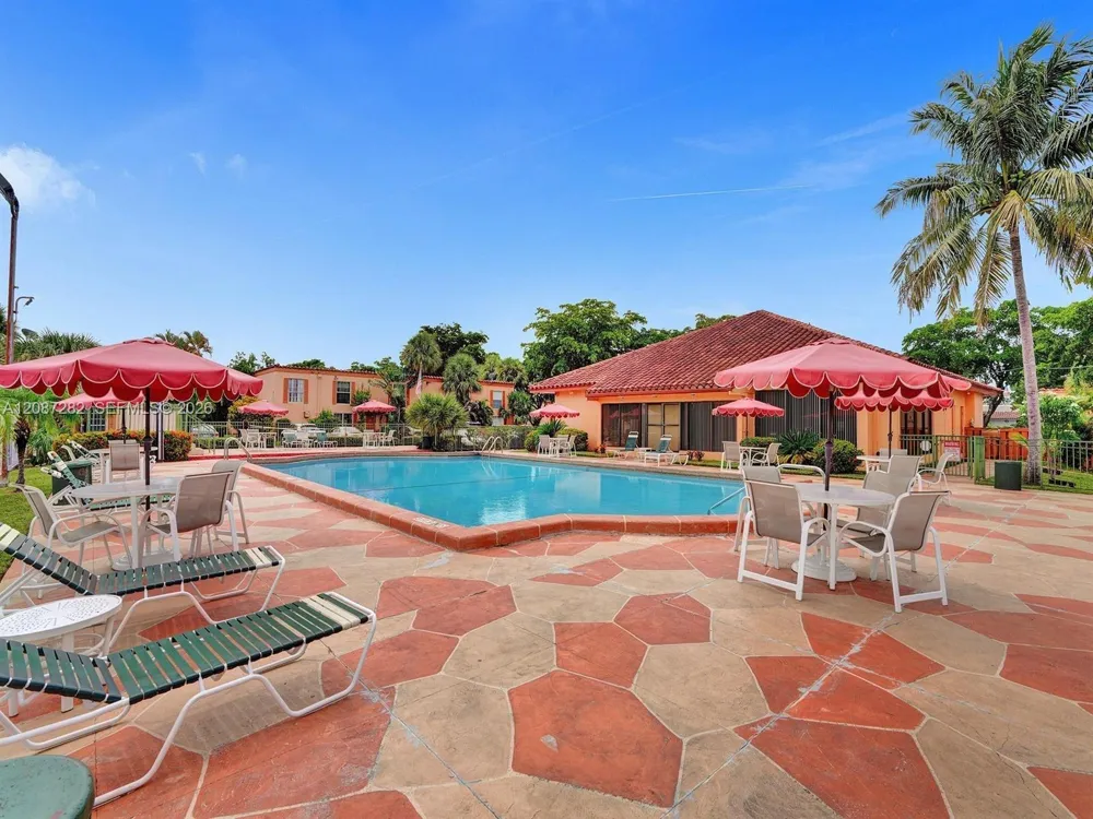 7111 Miami Lakes Dr #N4 Miami Lakes, FL 33014