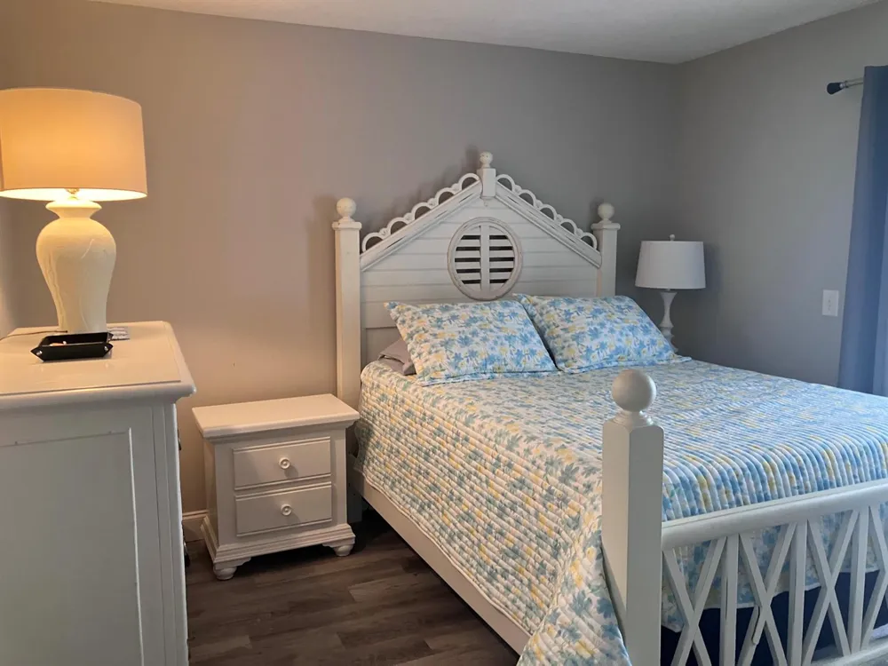 30 Chatham B West Palm Beach, FL 33417