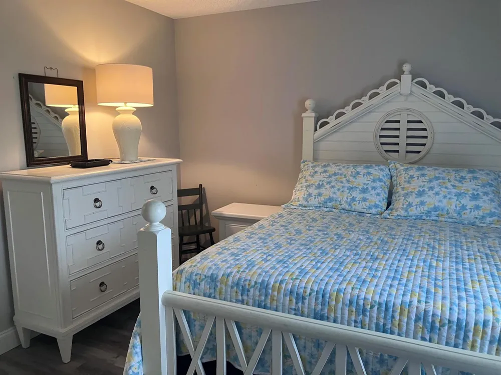 30 Chatham B West Palm Beach, FL 33417