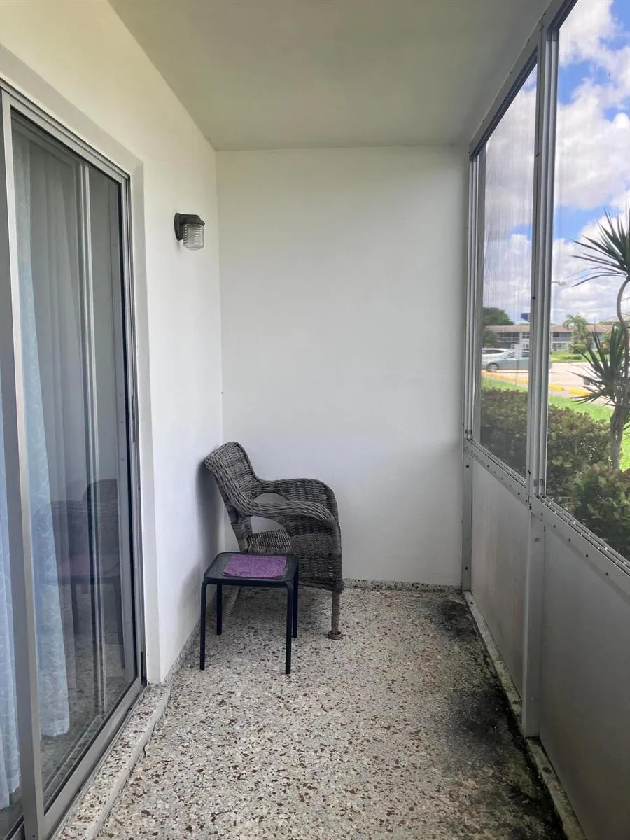 30 Chatham B West Palm Beach, FL 33417
