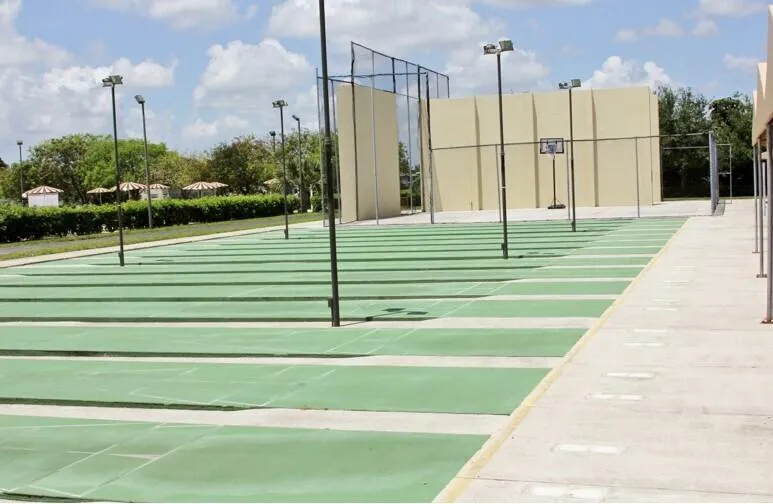 30 Chatham B West Palm Beach, FL 33417