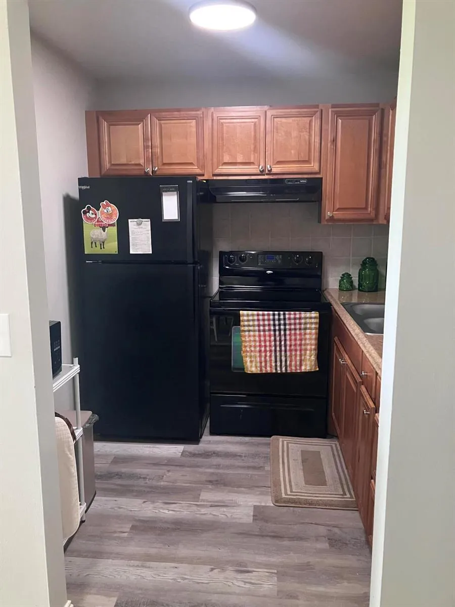 30 Chatham B West Palm Beach, FL 33417