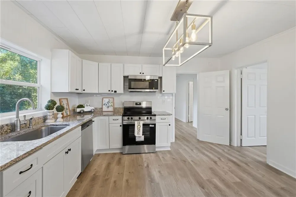 1965 Holland Park Drive Buford, GA 30519