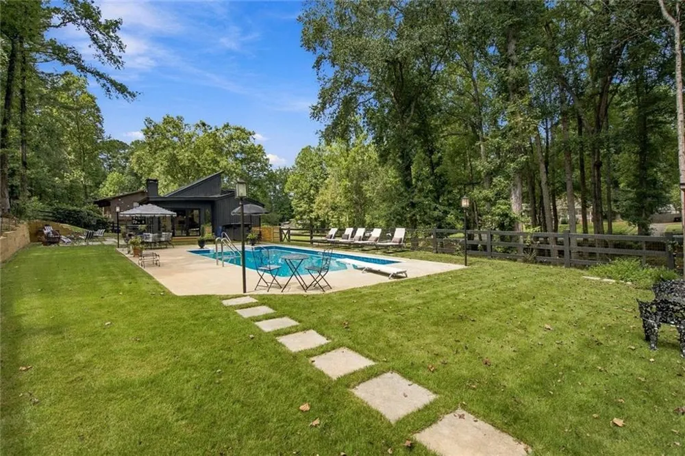 2945 Brett Circle NW Acworth, GA 30101