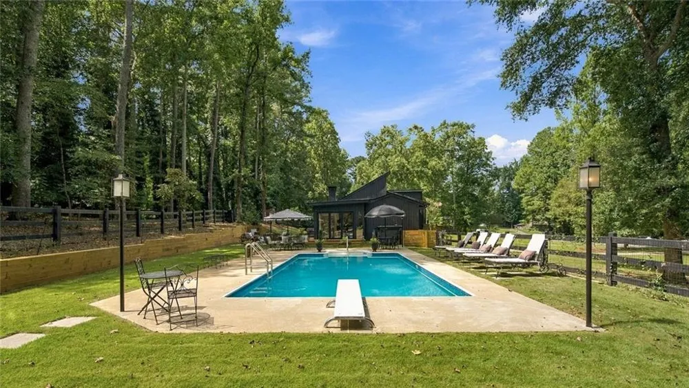 2945 Brett Circle NW Acworth, GA 30101