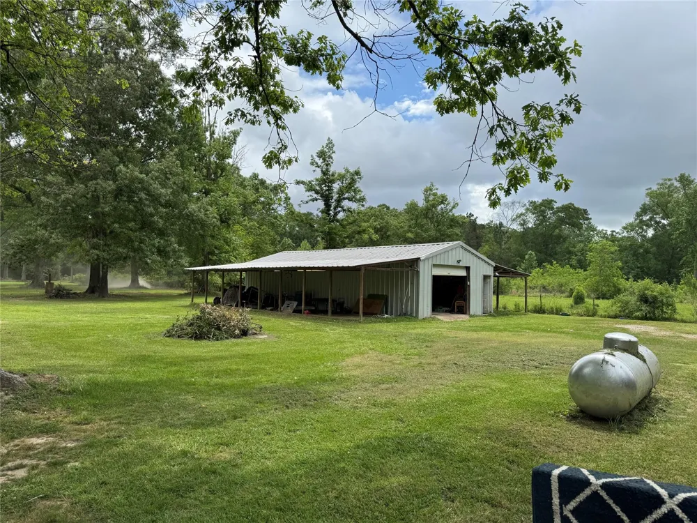 11261 Crossno Drive Cleveland, TX 77328