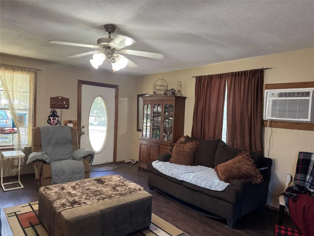 11261 Crossno Drive Cleveland, TX 77328