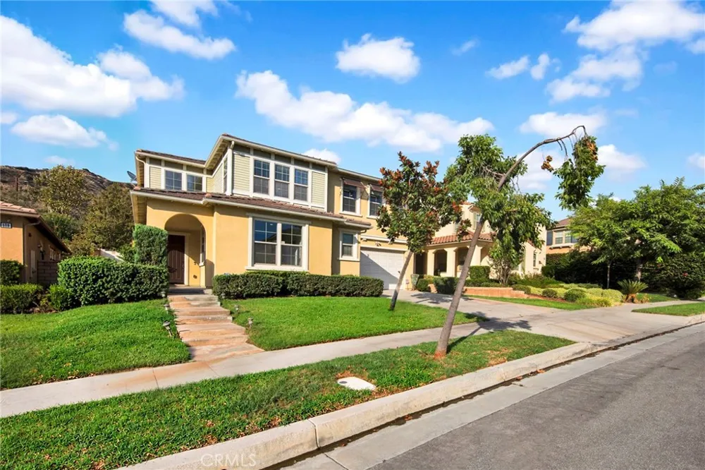 535 E Desert Willow Azusa, CA 91702