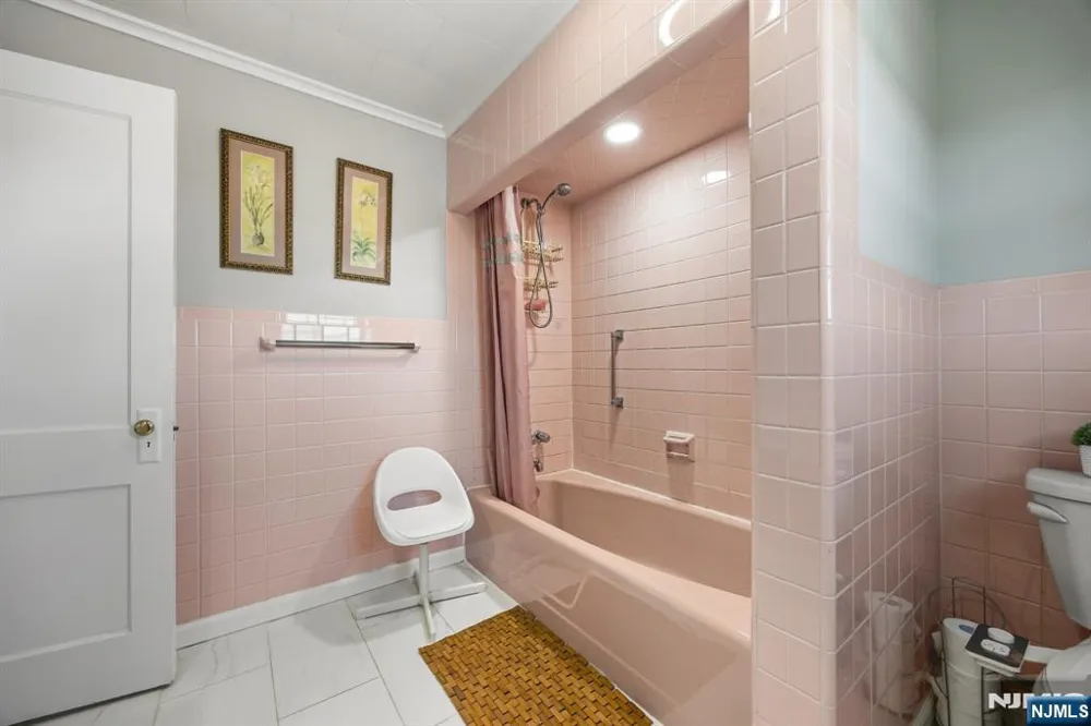 18 Chestnut Street Boonton Town, NJ 07005