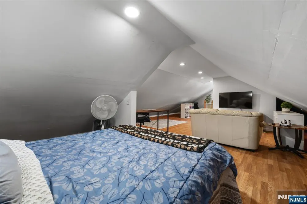 18 Chestnut Street Boonton Town, NJ 07005