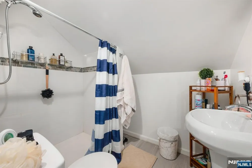 18 Chestnut Street Boonton Town, NJ 07005