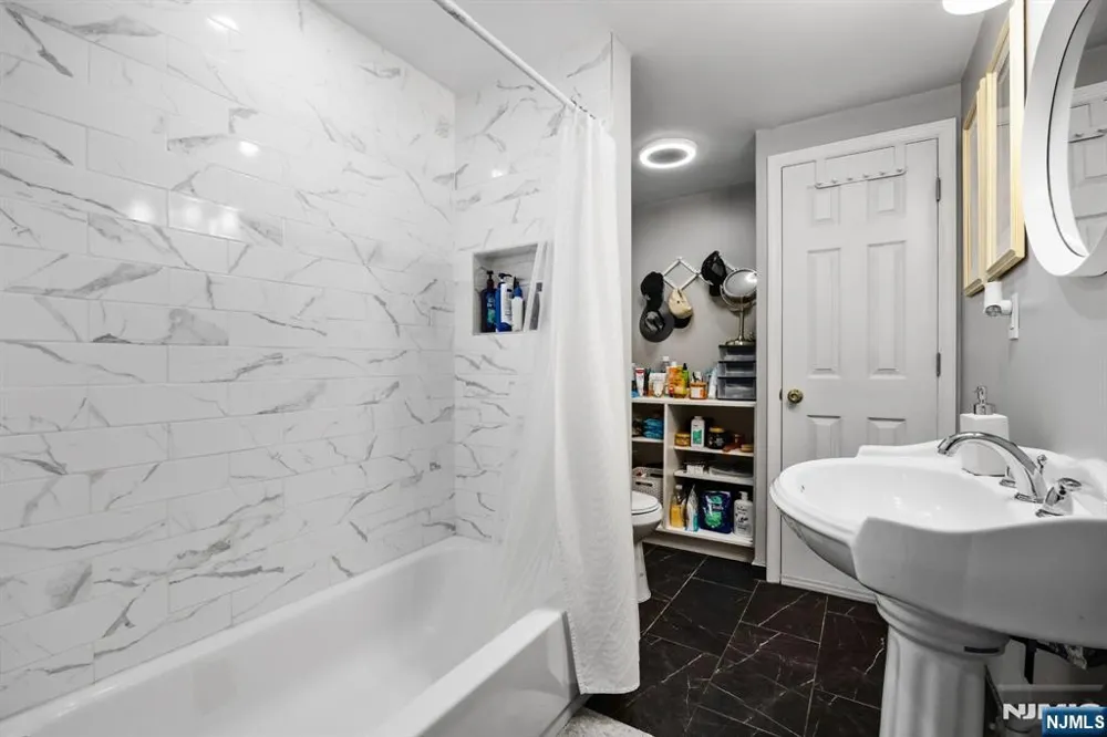 18 Chestnut Street Boonton Town, NJ 07005