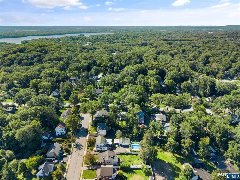 18 Chestnut Street Boonton Town, NJ 07005