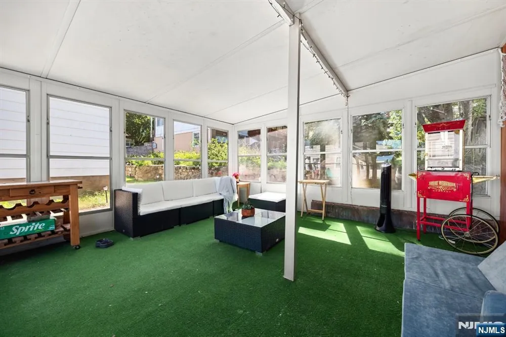 18 Chestnut Street Boonton Town, NJ 07005