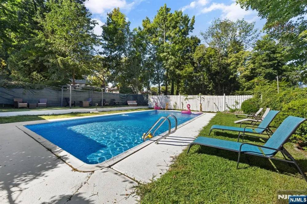 18 Chestnut Street Boonton Town, NJ 07005