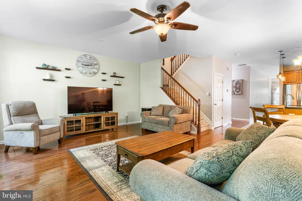 8 JAMIES COURT Warminster, PA 18974