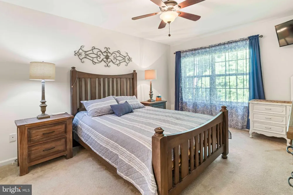 8 JAMIES COURT Warminster, PA 18974