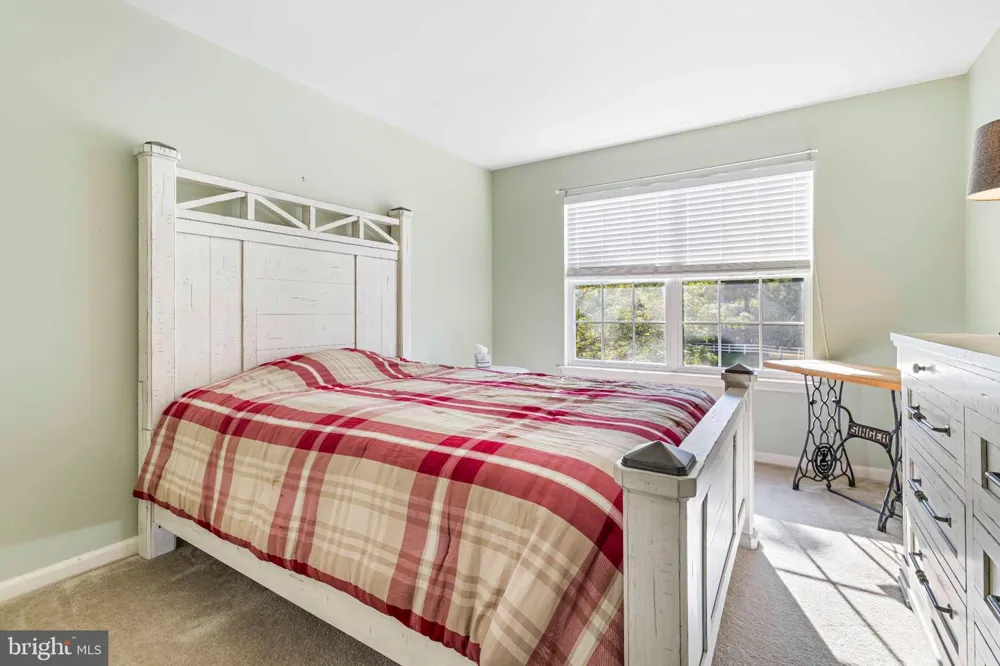8 JAMIES COURT Warminster, PA 18974