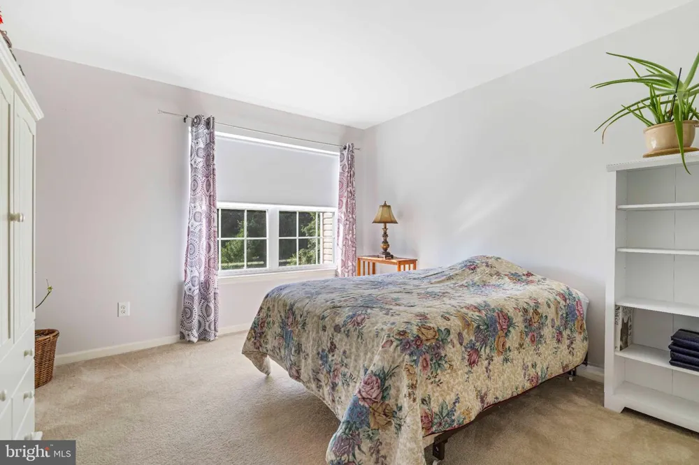 8 JAMIES COURT Warminster, PA 18974