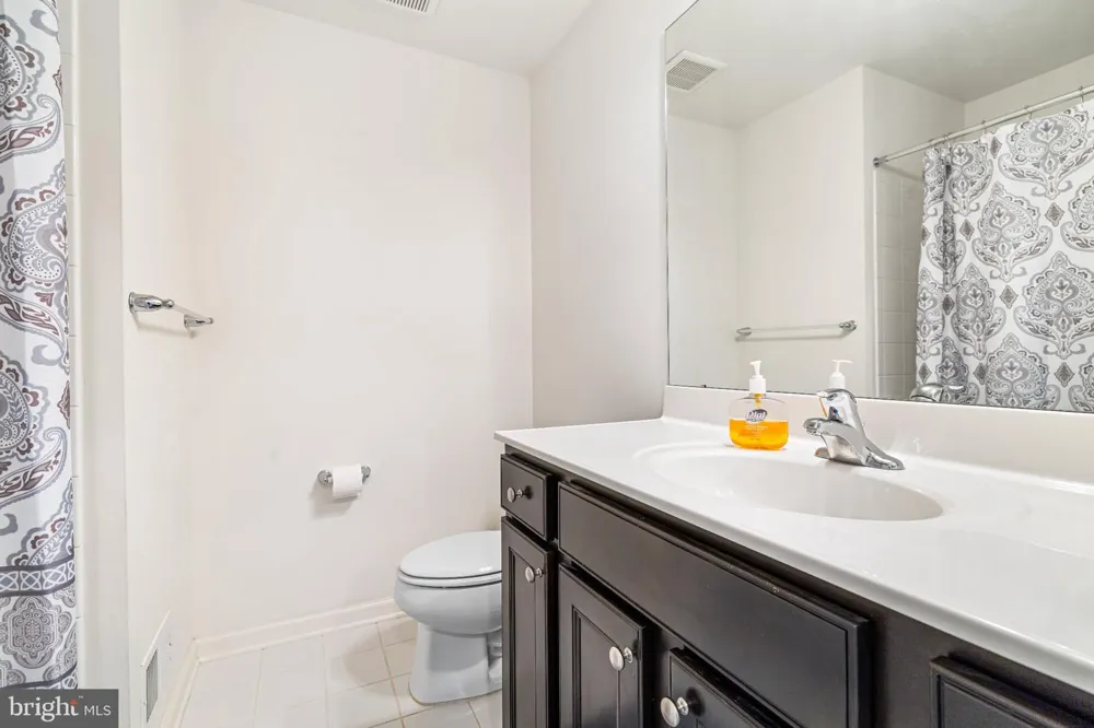 8 JAMIES COURT Warminster, PA 18974