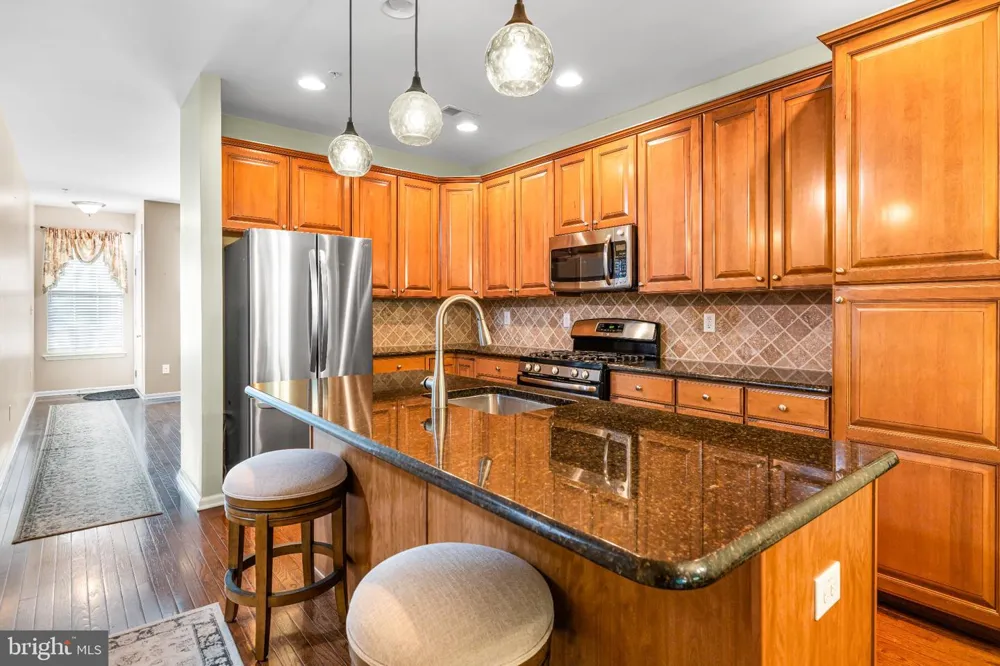 8 JAMIES COURT Warminster, PA 18974