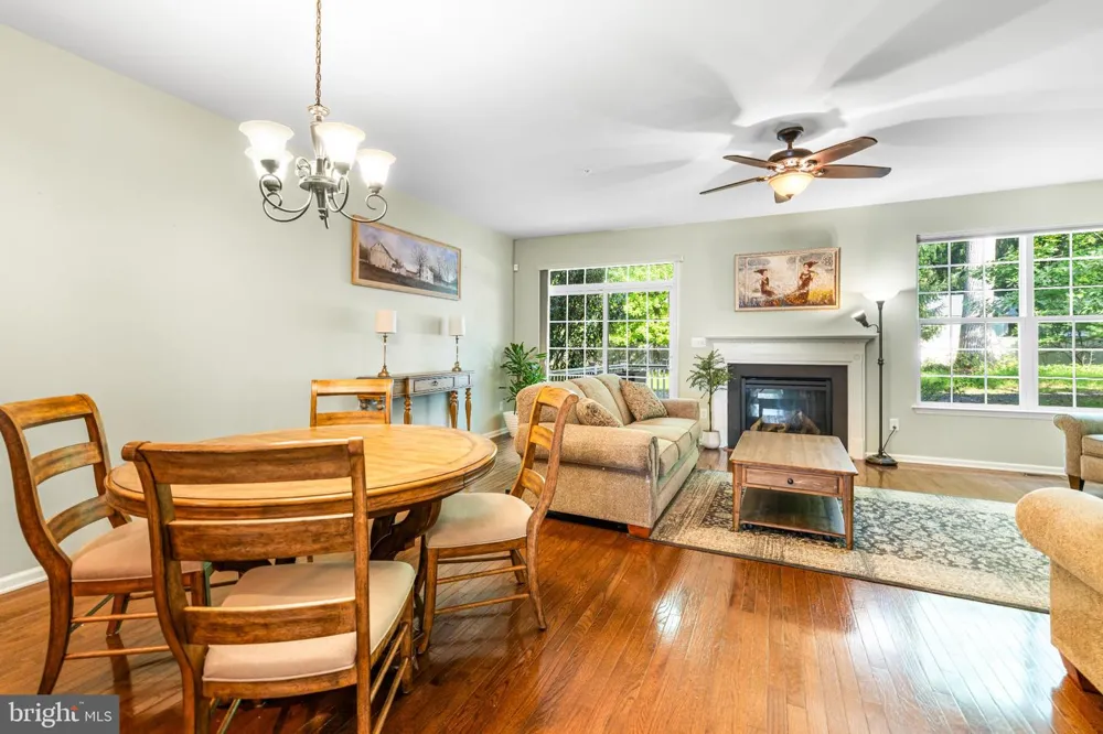 8 JAMIES COURT Warminster, PA 18974