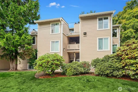 19853 25th Avenue NE #312