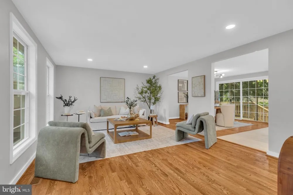 2283 DOSINIA COURT Reston, VA 20191