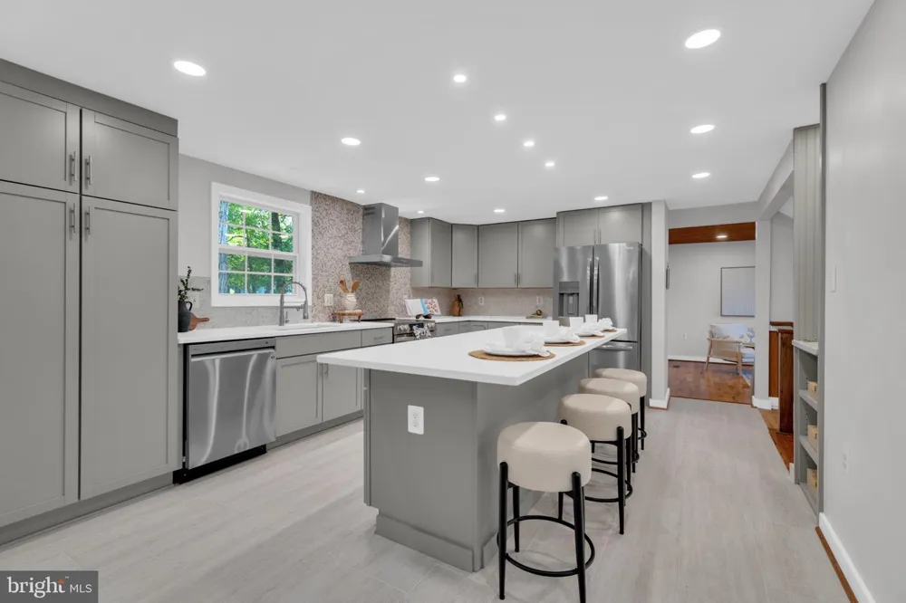 2283 DOSINIA COURT Reston, VA 20191
