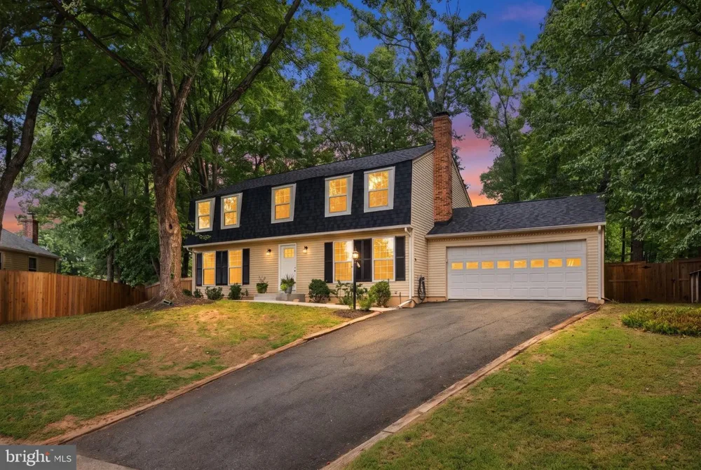 2283 DOSINIA COURT Reston, VA 20191