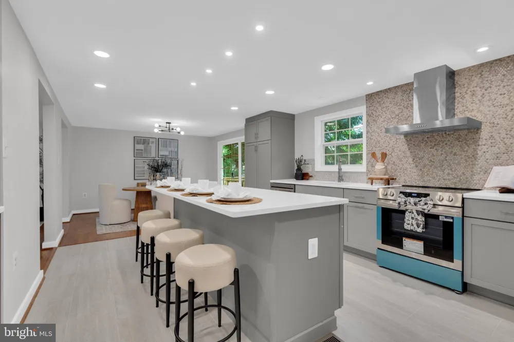 2283 DOSINIA COURT Reston, VA 20191